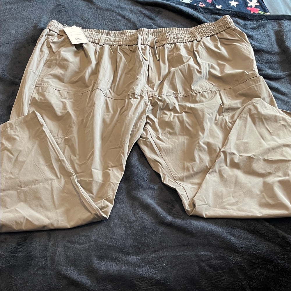 Men's Casual Cargo Pants in Tan